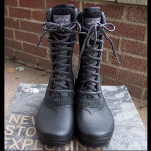 The North Face Shellista II Mid High Snow Boots